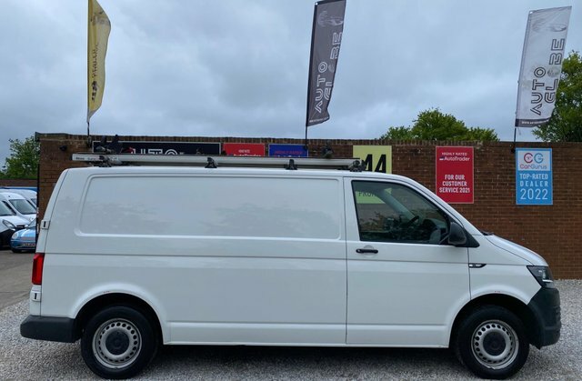 Volkswagen Transporter Tdi T32 Bluemotion Tech DL68TUO White #2