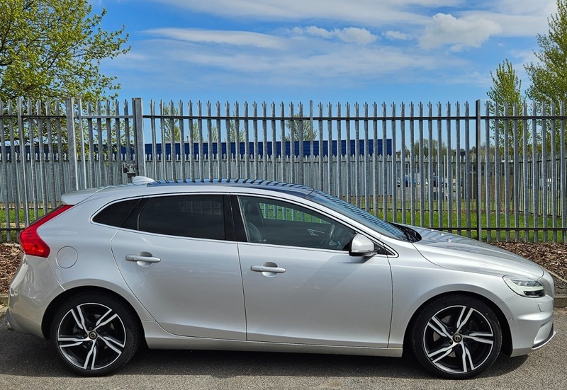 Volvo V40 2.0 D2 R-design Edition Silver #2