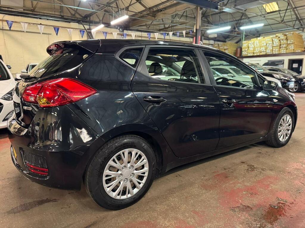 Kia Ceed 1.6 Crdi 1 Euro 6 Ss MD66TVK Black #4