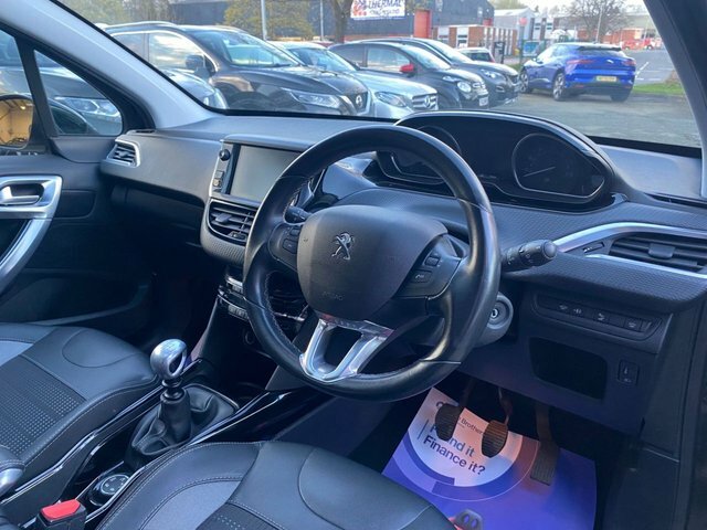 Peugeot 2008 2018 1.5 Bluehdi Allure Suv 6 Sp LN68FYC Black #2