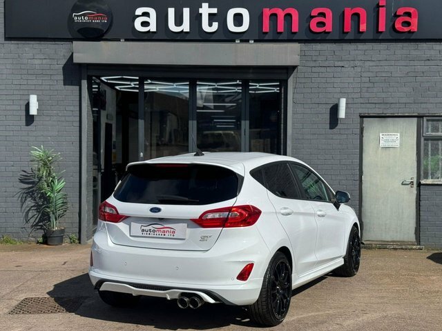 Ford Fiesta Ecoboost St-3 Hatchback White #4