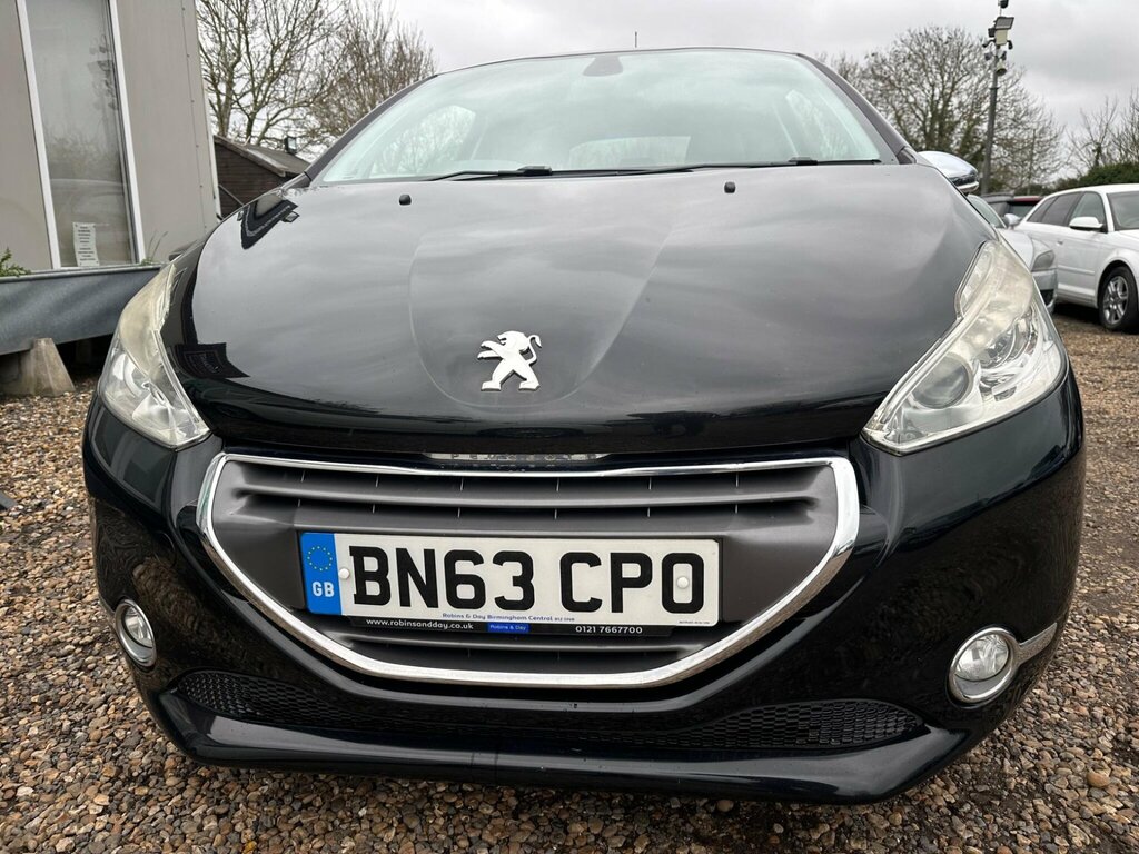 Peugeot 208 1.2 Vti Allure Euro 5 BN63CPO Black #2