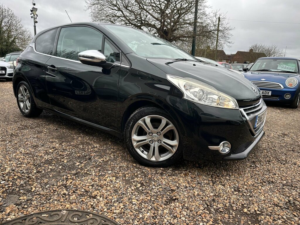 Peugeot 208 1.2 Vti Allure Euro 5 BN63CPO Black #5