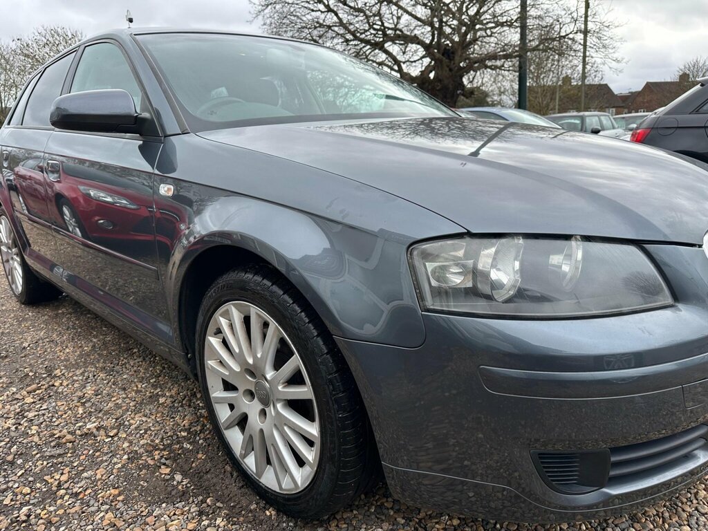 Audi A3 2.0 Tdi Se Sportback S Tronic Grey #4