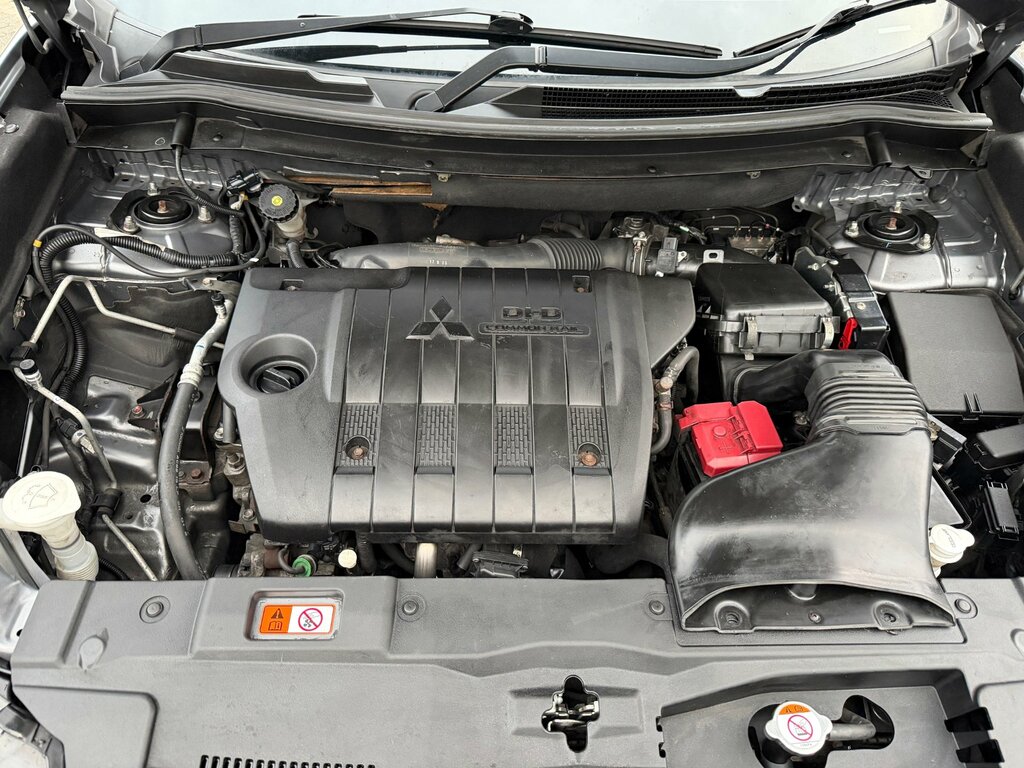 Mitsubishi Outlander 2.2 Di-d 3 Suv 4Wd Euro 6 147 Ps Grey #6