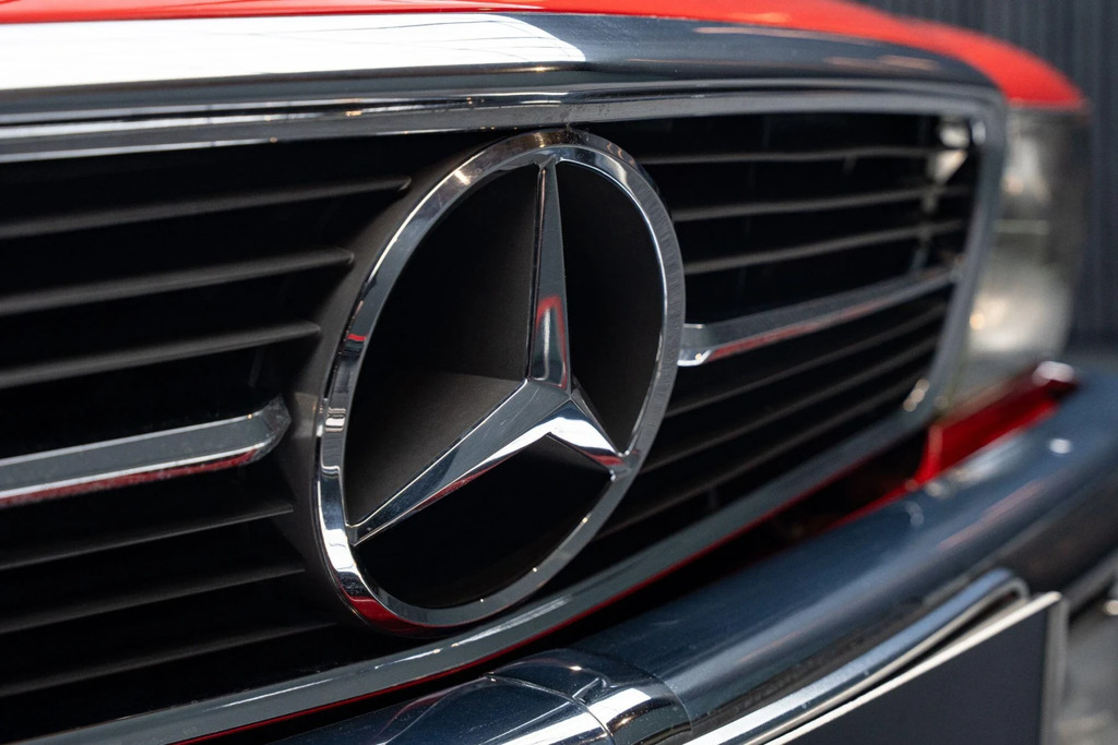 Mercedes-Benz 300 3.0 Se Silver #33