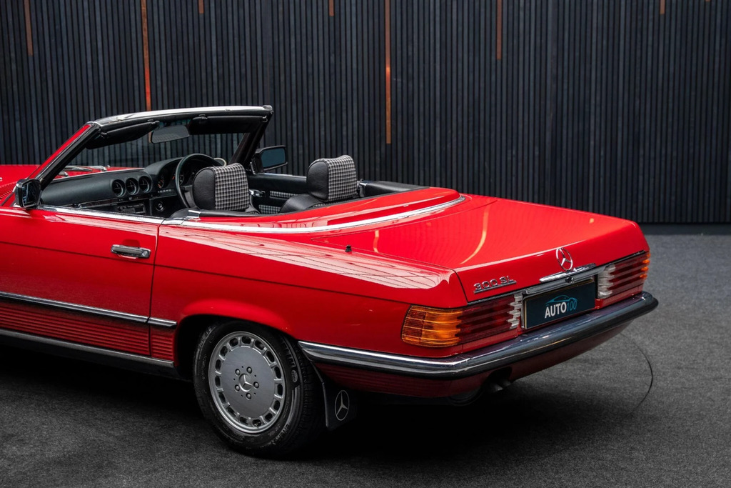 Mercedes-Benz 300 3.0 Se Silver #23