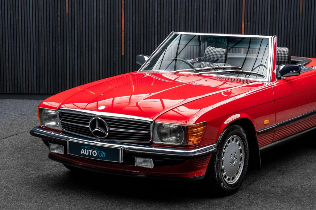 Mercedes-Benz 300 3.0 Se Silver #7