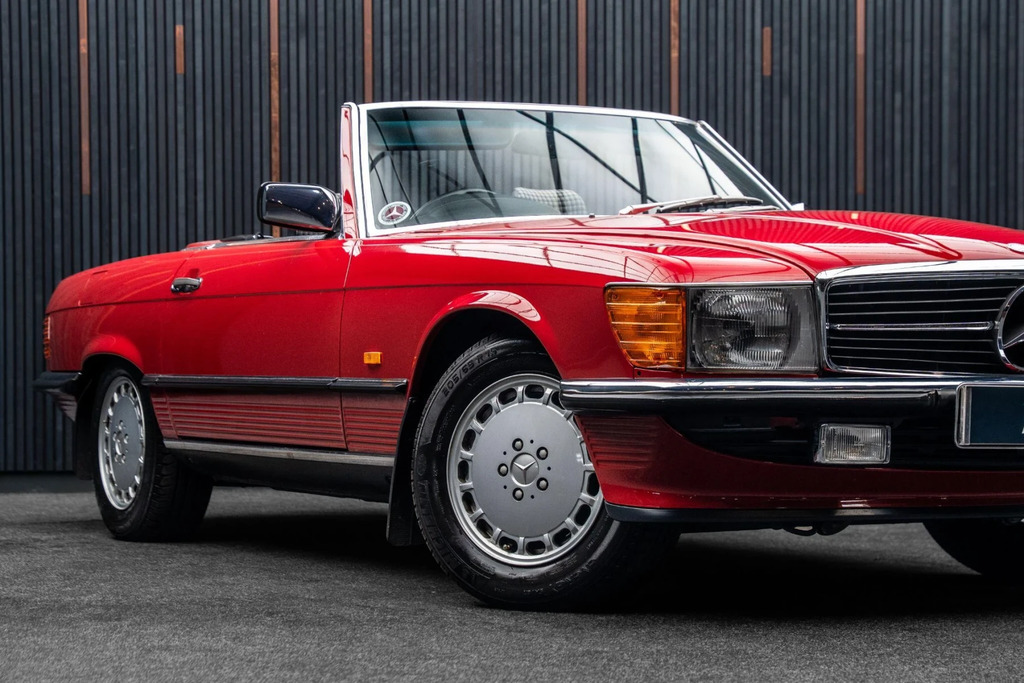 Mercedes-Benz 300 3.0 Se Silver #9