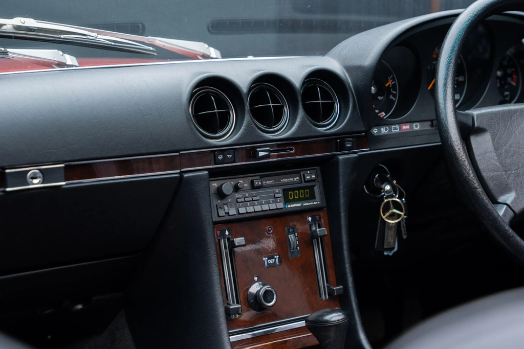 Mercedes-Benz 300 3.0 Se Silver #40