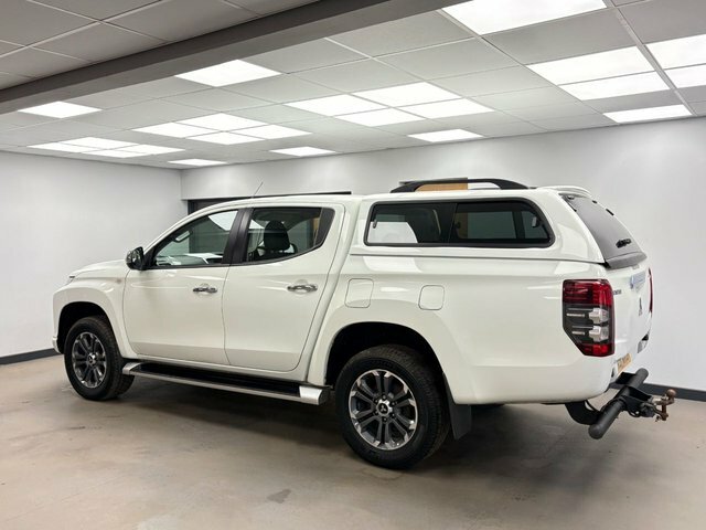 Mitsubishi L200 2.2 Di-d Dc Trojan Pickup Double Cab Ma SK21WRO White #6