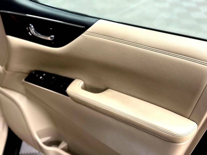 Nissan Elgrand Automatic  #23