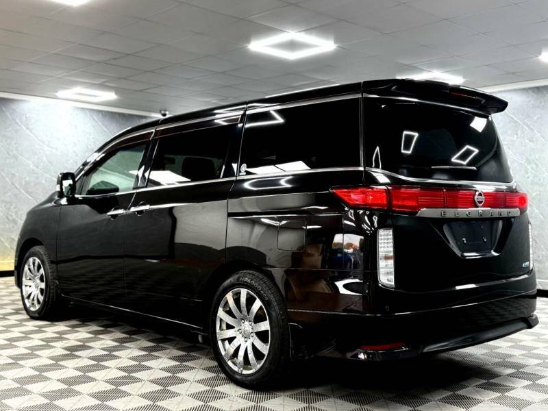 Nissan Elgrand Automatic  #14