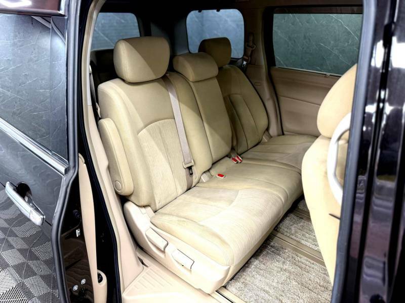 Nissan Elgrand Automatic  #35