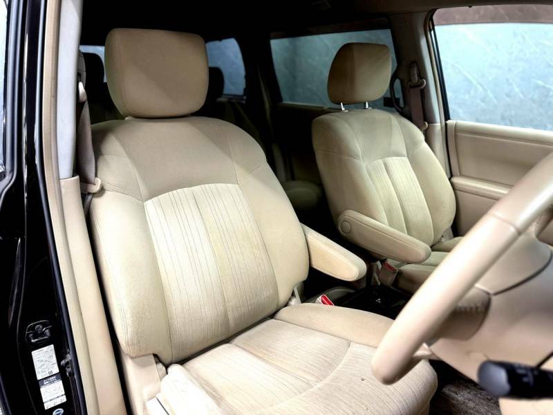 Nissan Elgrand Automatic  #33