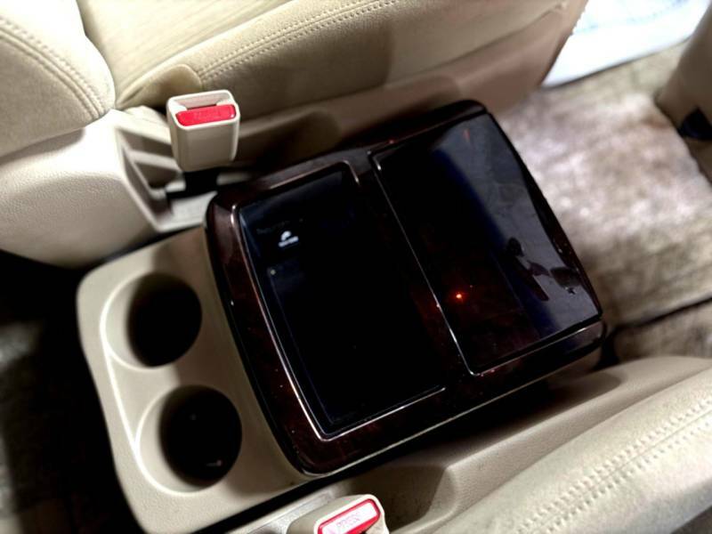 Nissan Elgrand Automatic  #30
