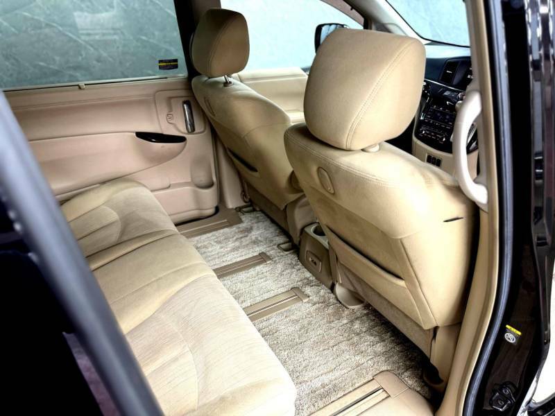 Nissan Elgrand Automatic  #36