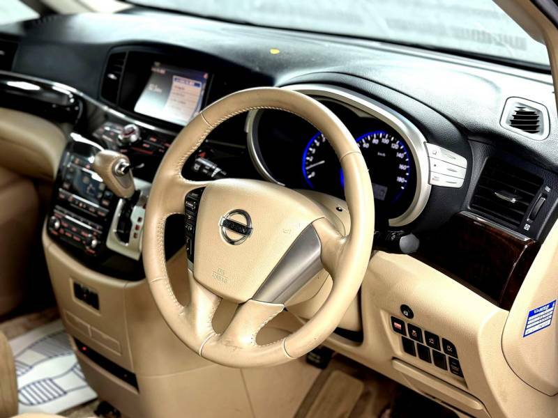 Nissan Elgrand Automatic  #22