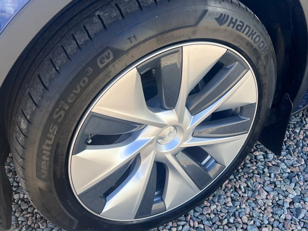 Tesla Model Y Suv LA72YPP Blue #2