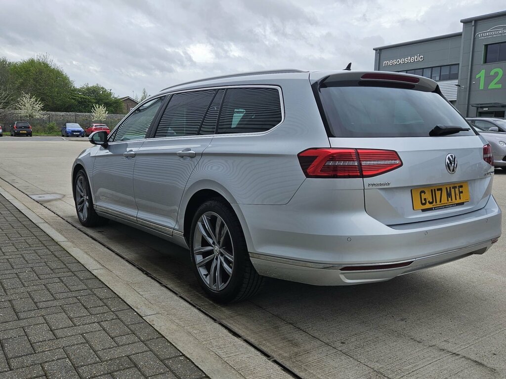 Volkswagen Passat 2.0 Tdi Bluemotion Tech Gt Estate Dsg E GJ17MTF Silver #4
