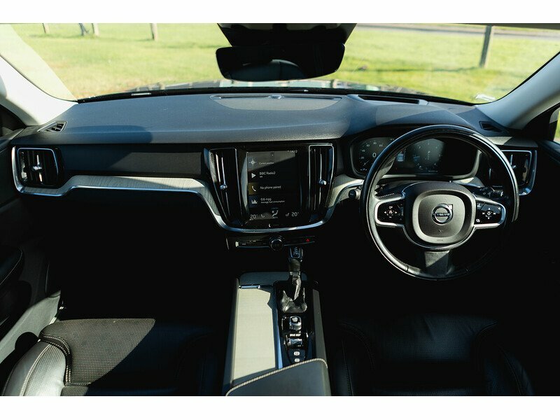 Volvo V60 D4 Inscription Pro - 2018 68 KX68UDJ Black #3