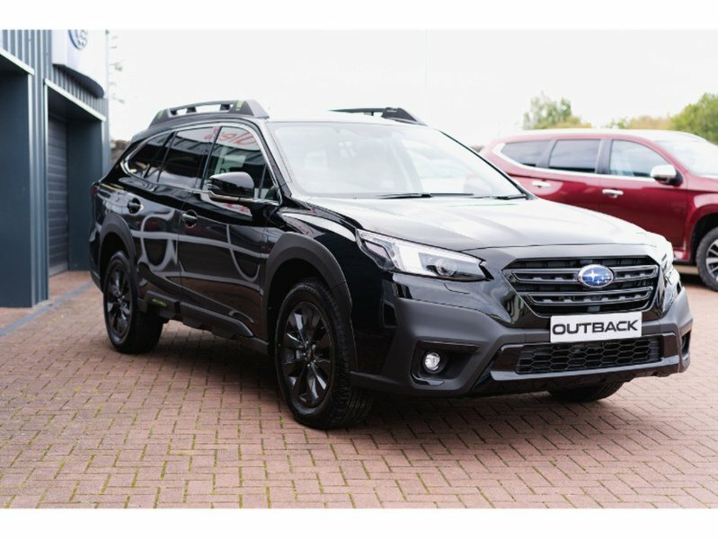 Subaru Outback Field - Black
