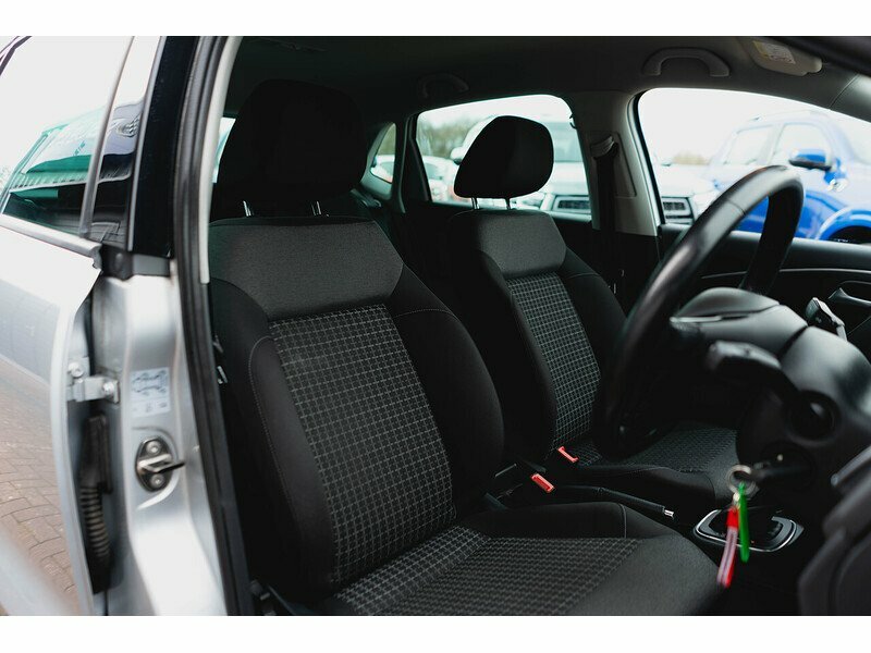 Volkswagen Polo Tsi Match Edition - 2017 67 Silver #2