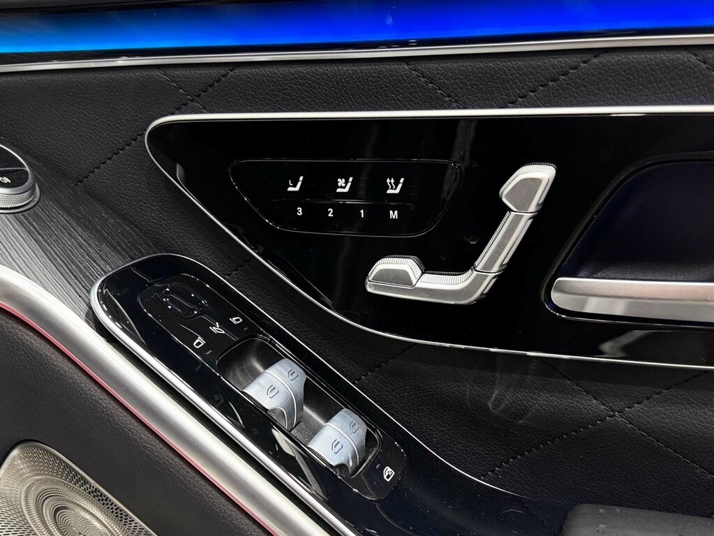 Mercedes-Benz 500 V8 Silver #31