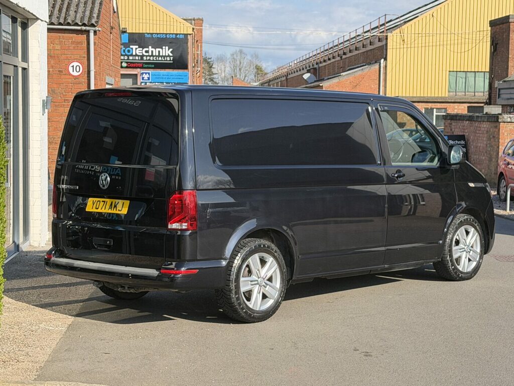 Volkswagen Transporter Volkswagen Transporter 2.0 Bitdi T32 Highline Dsg YO71AKJ Black #3