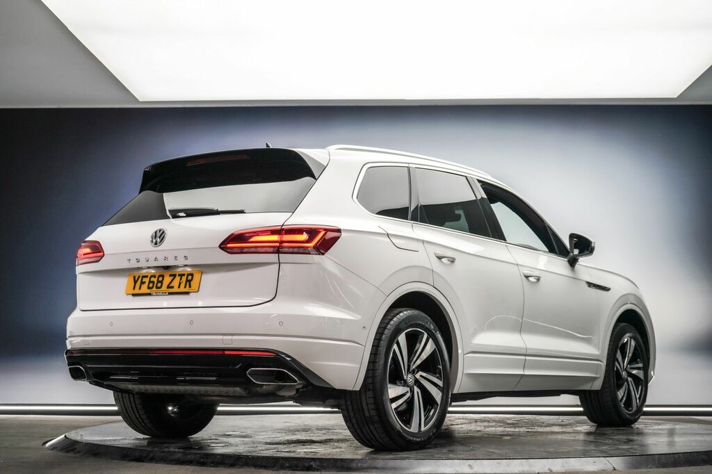 Volkswagen Touareg 2018 3.0 Tdi V6 R-line Tech Suv Tiptron White #3