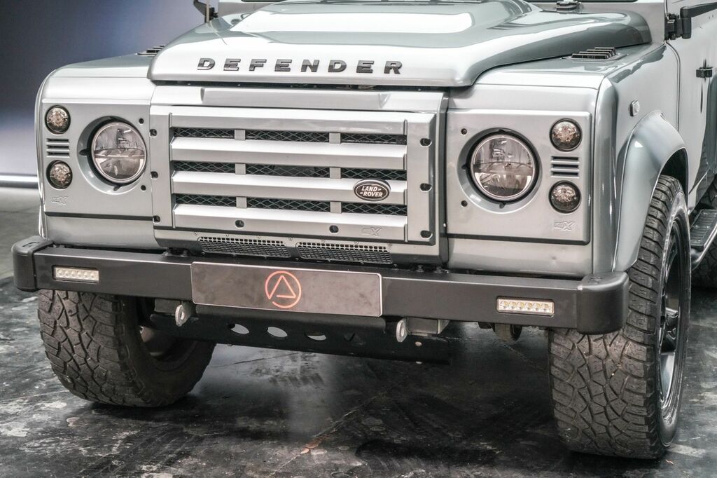 Land Rover Defender Td5 Black Dcb 138 Black #17