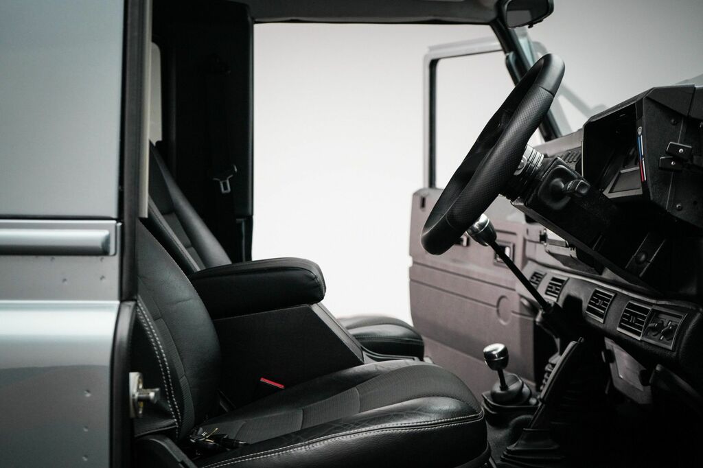 Land Rover Defender Td5 Black Dcb 138 Black #29