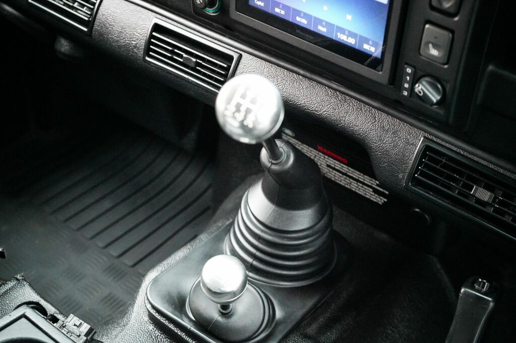 Land Rover Defender Td5 Black Dcb 138 Black #38