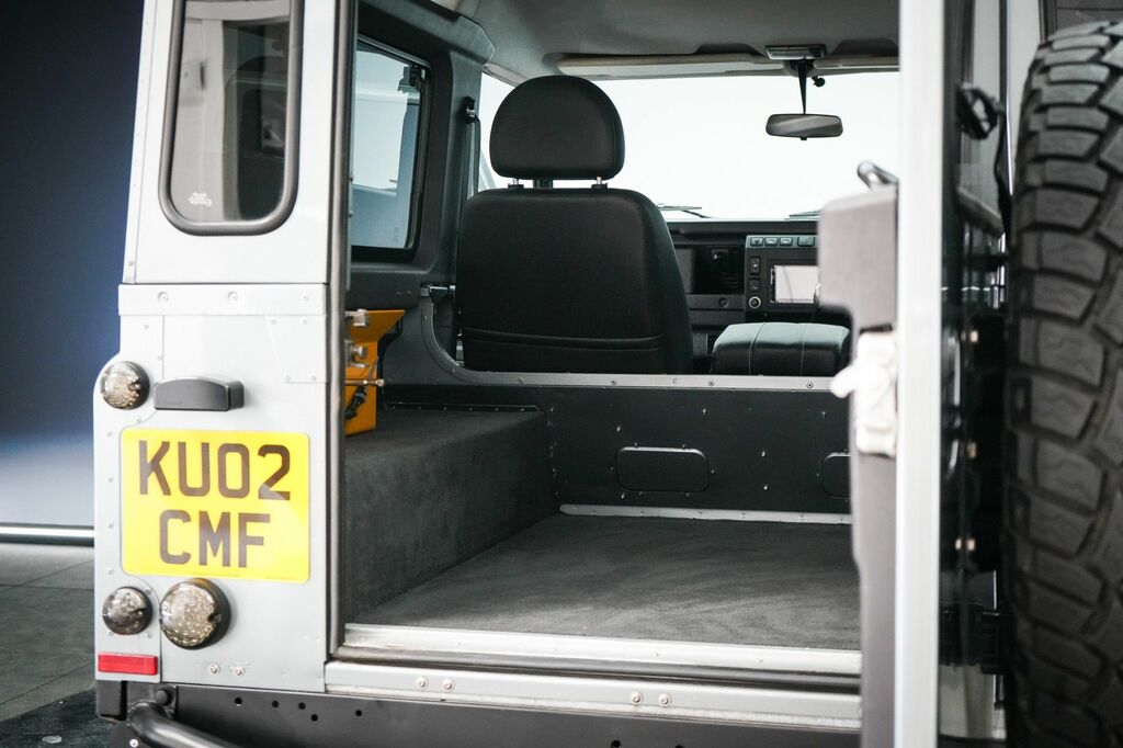 Land Rover Defender Td5 Black Dcb 138 Black #31
