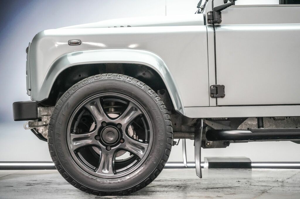 Land Rover Defender Td5 Black Dcb 138 Black #14