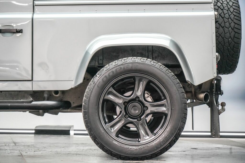 Land Rover Defender Td5 Black Dcb 138 Black #15