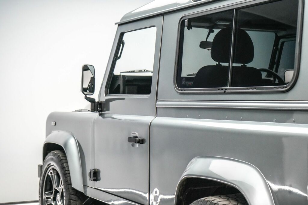 Land Rover Defender Td5 Black Dcb 138 Black #20