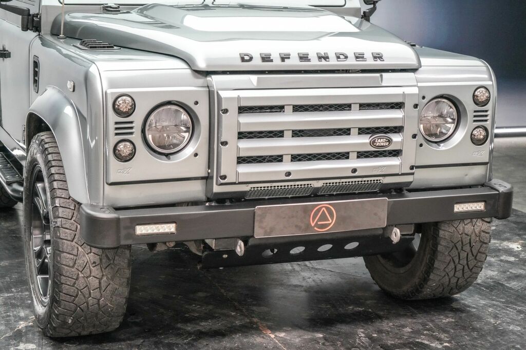 Land Rover Defender Td5 Black Dcb 138 Black #16