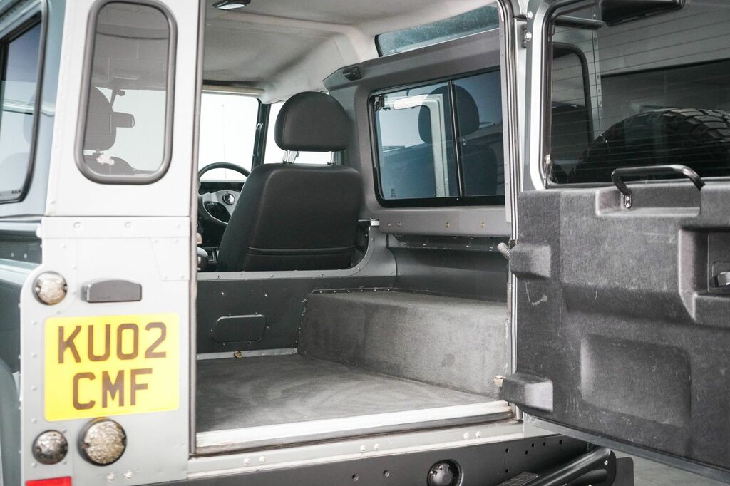 Land Rover Defender Td5 Black Dcb 138 Black #30