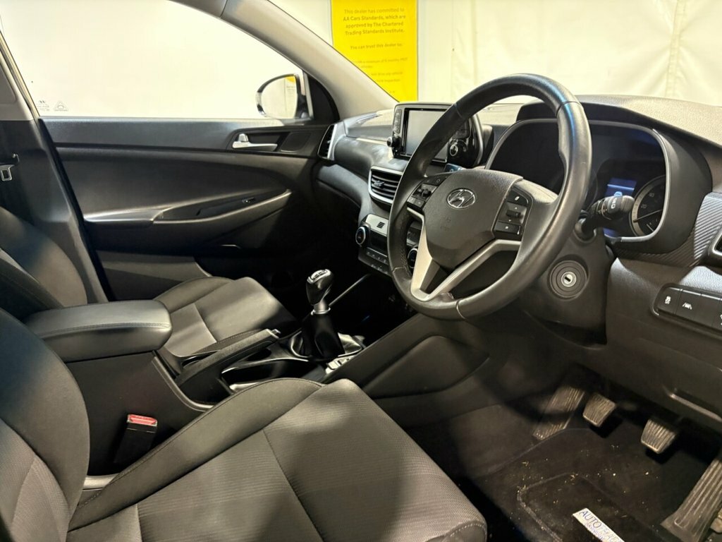 Hyundai Tucson 1.6L S Connect AK68LFS White #3