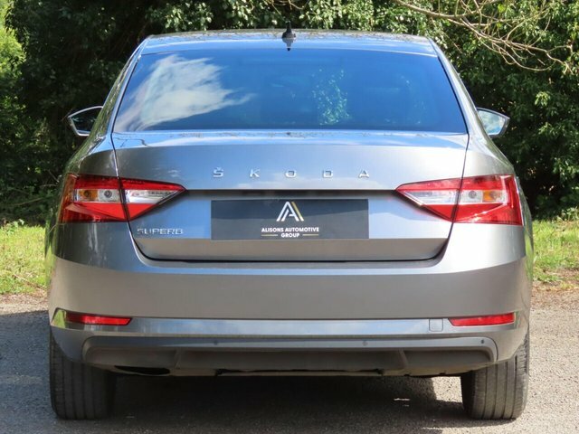 Skoda Superb Manual HF23XEU Grey #6