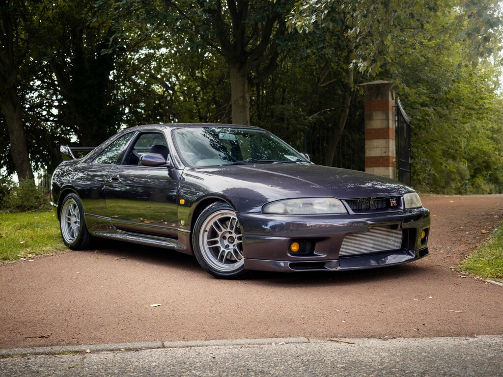 Nissan Skyline Gtr R33  #2