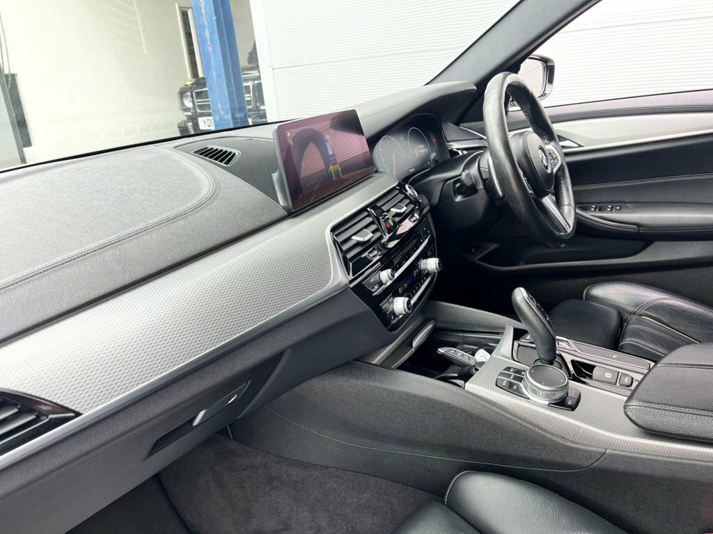 BMW 5 Series 2L M Sport YD68OUG White #6