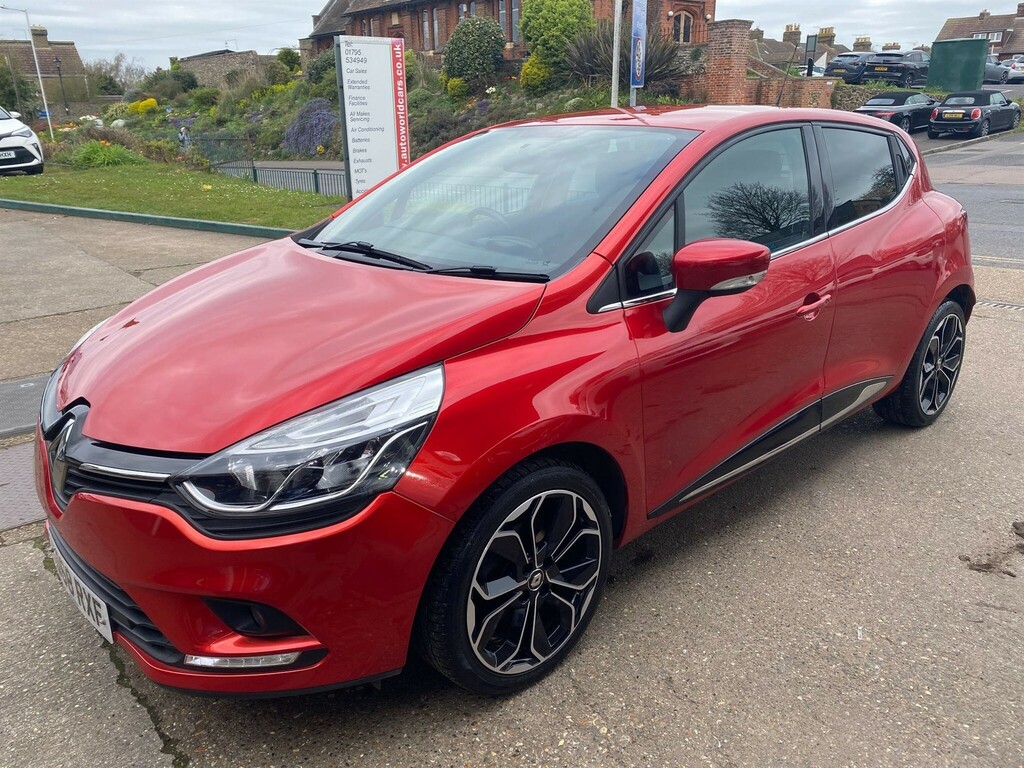 Renault Clio 0.9 Tce Iconic Euro 6 Ss Red