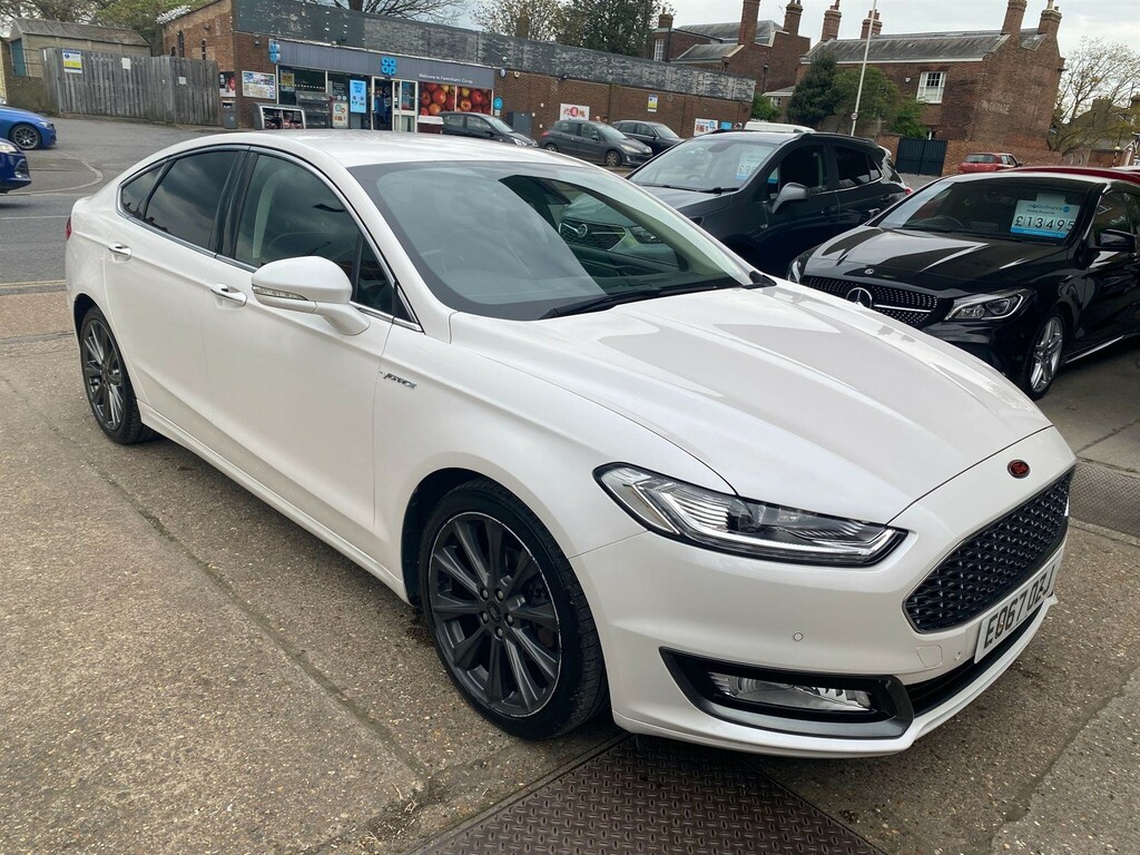 Ford Mondeo 2.0 Tdci Vignale Hatchback Powershift E EO67OZJ #2