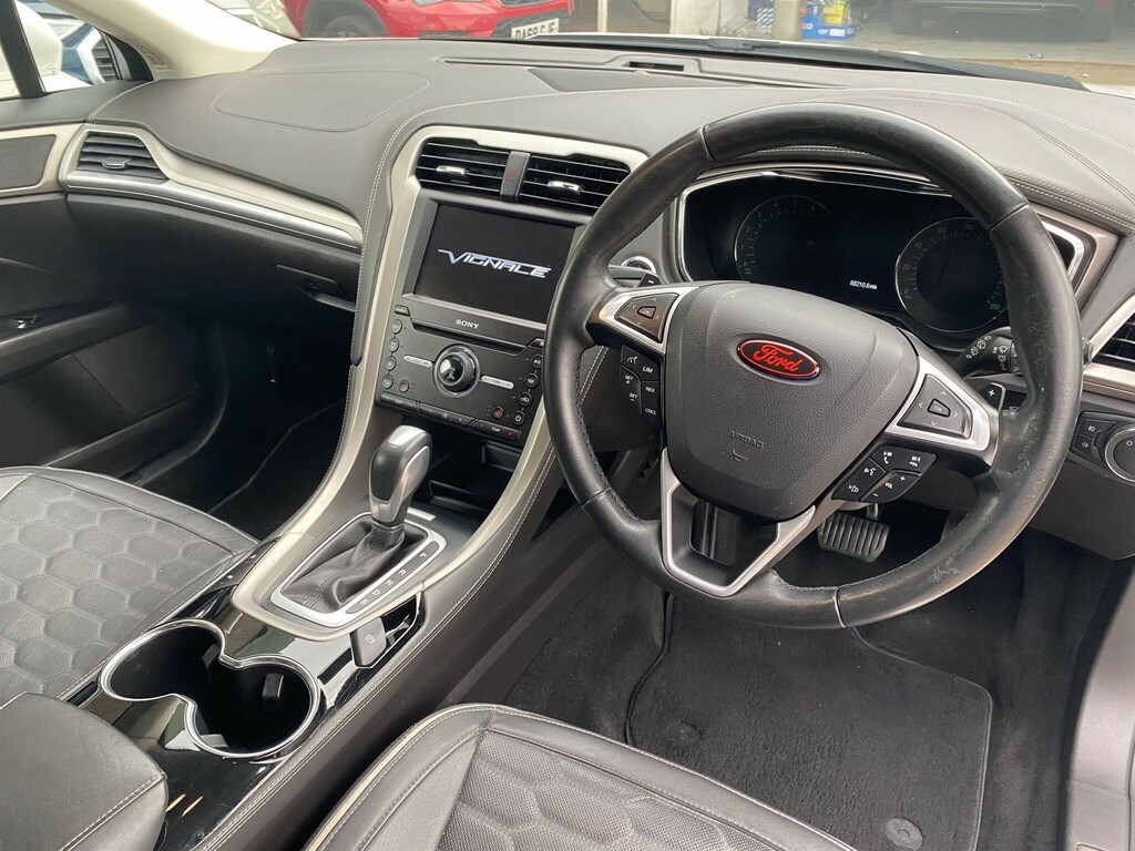 Ford Mondeo 2.0 Tdci Vignale Hatchback Powershift E EO67OZJ #4