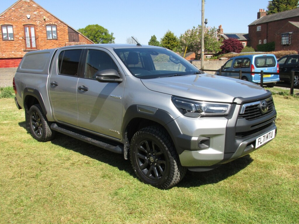 Toyota HILUX D-4d Invincible X 2.4 D-4d 3.2T Silver