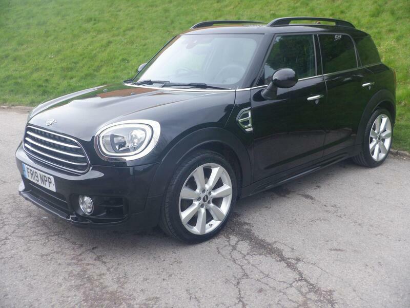 Mini Countryman 1.5 Cooper Exclusive Euro 6 Ss FR19NPP Black #2
