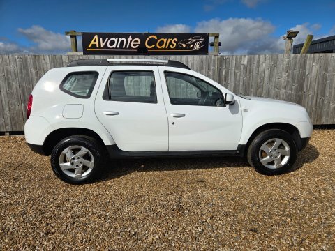 Dacia Duster Laureate Dci 4Wd PN63FRU White #2