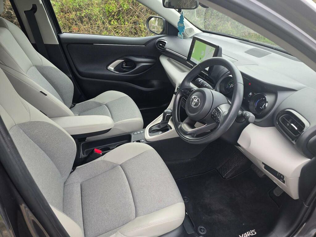Toyota Yaris Hatchback 1.5 Vvt-h Excel E-cvt Euro 6 Ss HF73CUY Grey #4